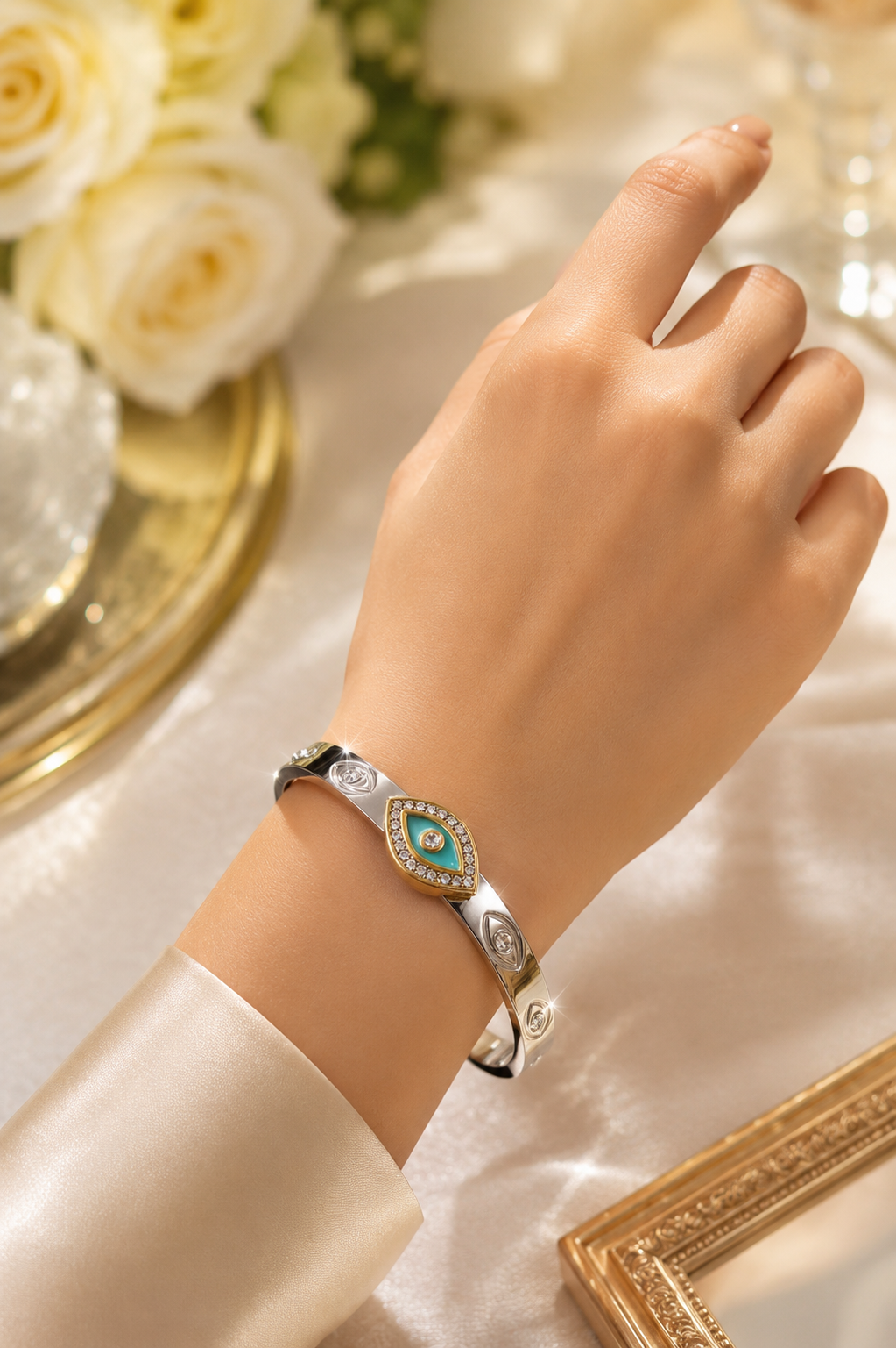 Eye Silver Tone Cuff Bracelet with Crystal – Stile Sovrano