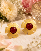 Gold Floral Cabochon Stud Earrings Red Green Blue Black – Stile Sovrano